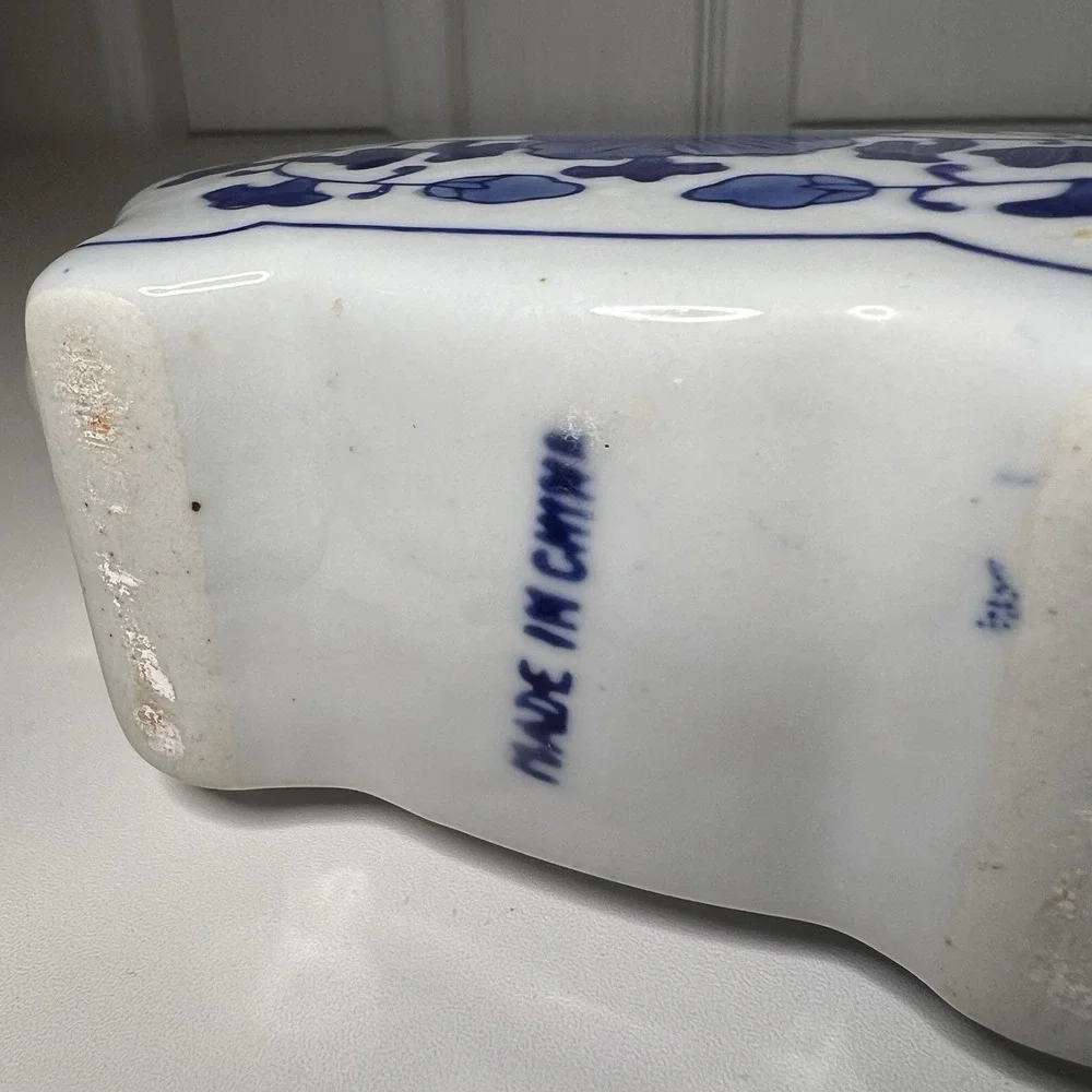 Vtg Chinoiserie Asian Oriental Blue and White Floral Ceramic Porcelain Teapot 6